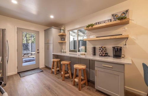 Big Bear Chalet De Esquí | Modern Chalet W/Spa Centrally-Located In The Heart Of Big Bear! Dogs Welcome!