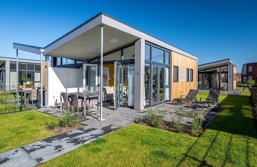 Akkrum Casa | Modern chalet with dishwasher, in Friesland