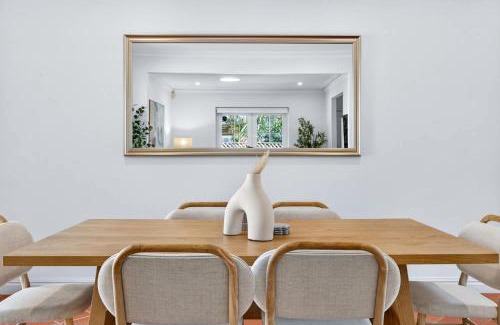 Mount Lawley Casa | Modern Character Home in Mount Lawley Walk to Cafes Bars and Culture