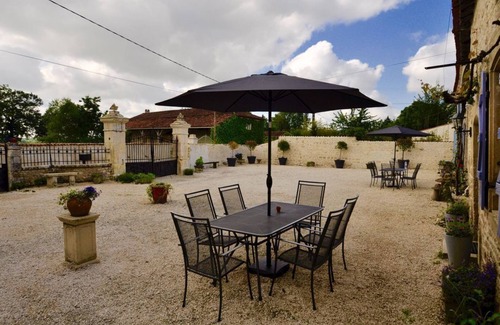 Nere Cabaña | Modernas casas rurales Charentais, piscina climatizada, wifi gratuito. Los niños pueden ser niños y adultos relajarse.