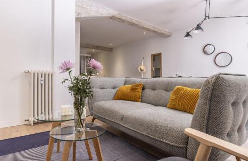 Chueca Apartamento | Modern & Chic 2BR/2BA apartment in trendy Chueca