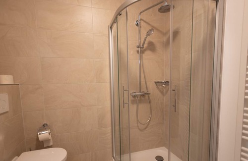 Limpertsberg Apartamento | Modern Chic 2BR Apt W Balc close 2 cntr