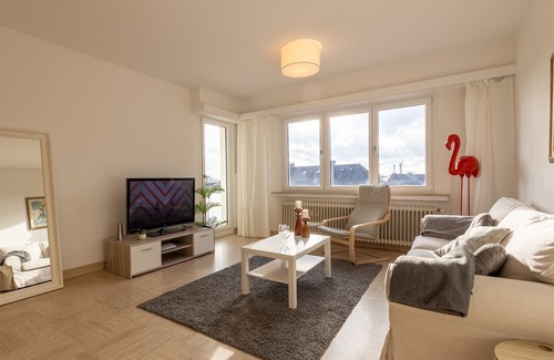 Limpertsberg Apartamento | Modern Chic 2BR Apt W Balc close 2 cntr