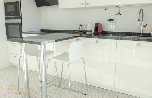 Limpertsberg Apartamento | Modern Chic 2BR Apt W Balc close 2 cntr