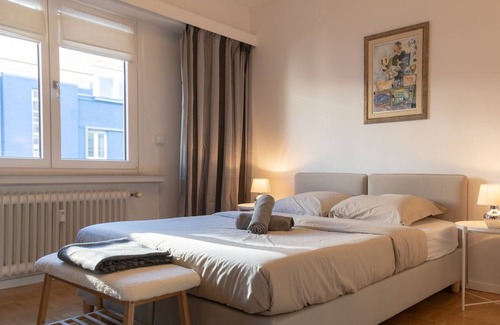 Limpertsberg Apartamento | Modern Chic 2BR Apt W Balc close 2 cntr