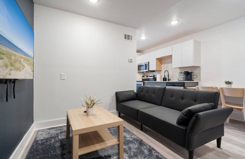 Old East Dallas Apartamento | Modern & Chic Apartment in Downtown w/ Parking