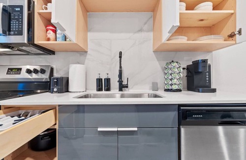 Old East Dallas Apartamento | Modern & Chic Apartment in Downtown w/ Parking