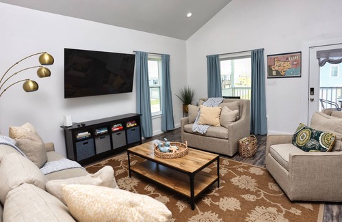 Galveston Cabaña | Modern Chic Cottage steps to the Beach!