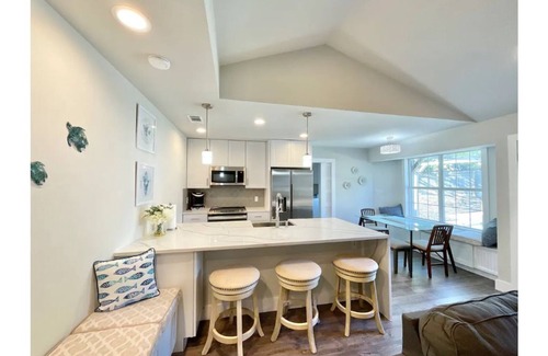 North Austin Civic Association Casa | Modern Chic Cozy ★ Beautiful Newly Renovated Home 5 min from The Domain