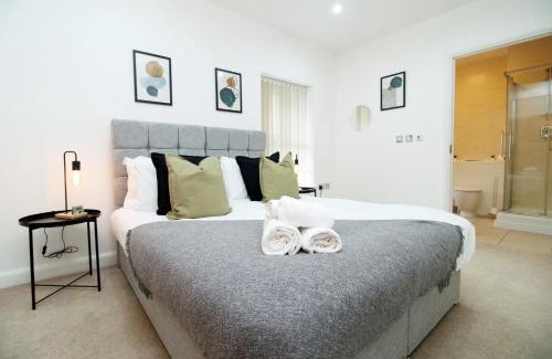 Castle Quarter Apartamento | Modern City Apartment , 2-Bed, En-Suite, Central