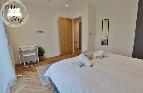 Rickmansworth Apartamento | Modern City Escape by TTLG Stays