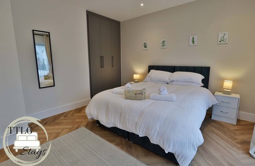 Rickmansworth Apartamento | Modern City Escape by TTLG Stays