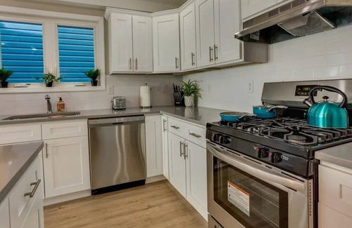 Ampere Casa | Modern City Getaway Near Downtown Newark & NYC
