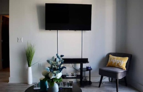 Poncey-Highland Apartamento | Modern City Oasis