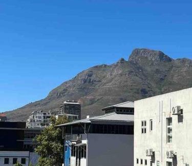 Bo'Kaap Apartamento | Modern city townhouse with rooftop terrace