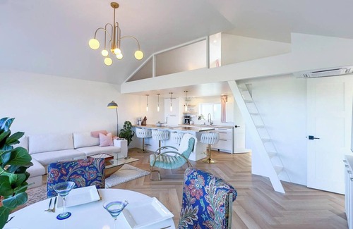 Inverhuron Cabaña | Modern Classic *LakeViews*