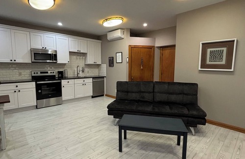Cookeville Casa | Modern clean fresh studio in enchanting Cookeville with WiFi and private parking