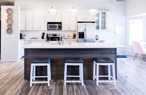 Desert Sands Golf Country Casa | Modern & clean home with lake view