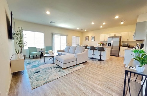 Enterprise Casa | Modern clean quiet 4 bedroom home near Vegas Strip & Airport