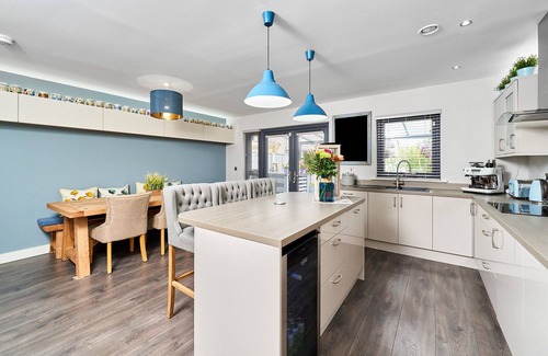 Ongar Casa | Modern Clonsilla Townhouse Sleeps 6