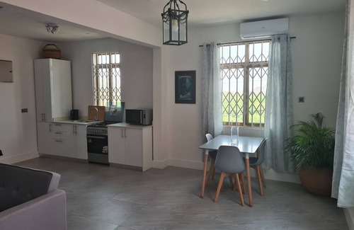 Madina Apartamento | Modern contemporary 2 bedroom & 2 bathroom apartment