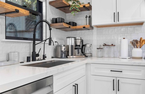 Eastside Santa Cruz Casa | Modern Coastal Escape - walking distance to beach!