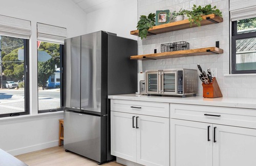 Eastside Santa Cruz Casa | Modern Coastal Escape - walking distance to beach!