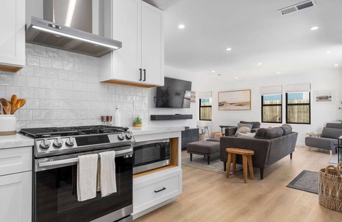 Eastside Santa Cruz Casa | Modern Coastal Escape - walking distance to beach!