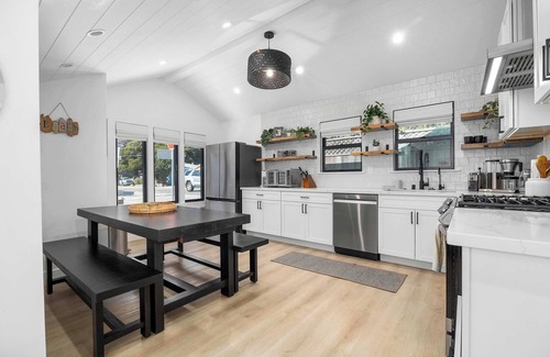 Eastside Santa Cruz Casa | Modern Coastal Escape - walking distance to beach!