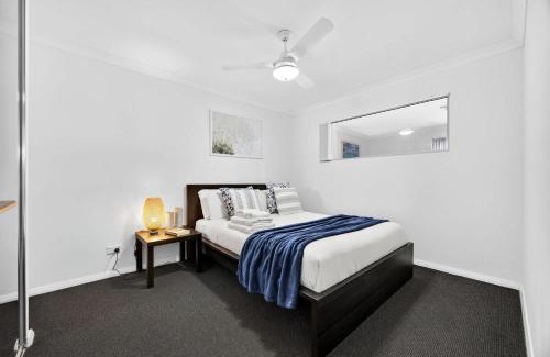 Rockingham Apartamento | Modern Coastal Escape in the Heart of Rockingham