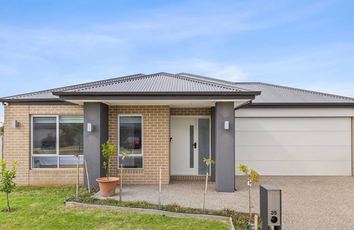St Leonards Casa | Modern Coastal Family Holiday Home