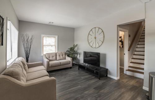 Lehighton Casa | Modern Coed Dorm 10 mins from Jim Thorpe