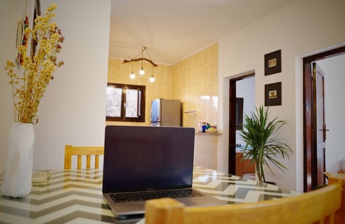 Dahab Apartamento | Modern Comfort - 2BR Steps from Beach & Cafés