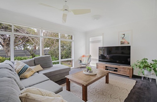 Belmont Casa | Modern Comfort Close to the Surf Coast