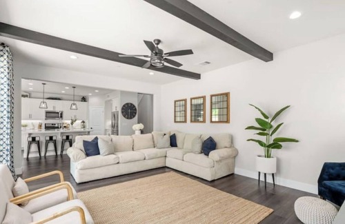 Clovis Casa | Modern Comfort: Coastal Clovis Edition