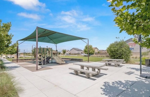 Clovis Casa | Modern Comfort: Coastal Clovis Edition