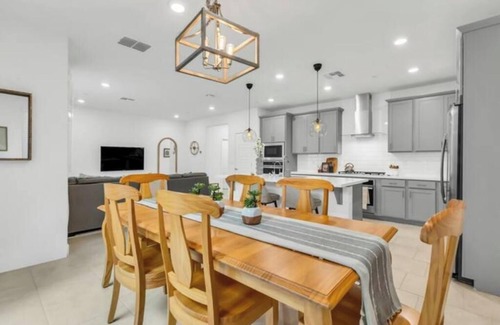 Elk Grove Casa | Modern Comfort: Elk Grove Edition