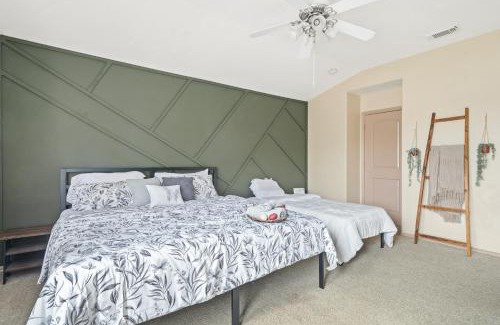 Barker Casa | Modern Comfort Home in Katy