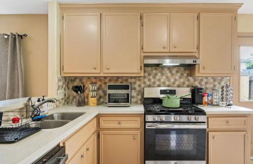 Barker Casa | Modern Comfort Home in Katy