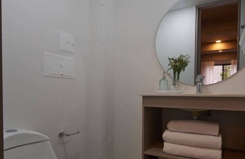 Financial District Apartamento | Modern Comfort in Central Bogotá