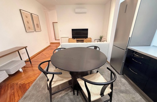 Chueca Apartamento | Modern Comfort in Madrid: 2BR Gem