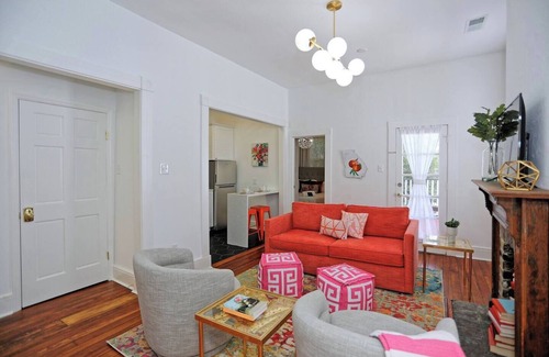 Historic Downtown Savannah Apartamento | Walk to Forsyth Park * Heart of Downtown Savannah * Dog Friendly * Newly Remodel