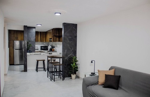 Puerto Vallarta Casa | ¡Comodidad moderna en el corazón de Puerto Vallarta! ¡Wifi, aire acondicionado!