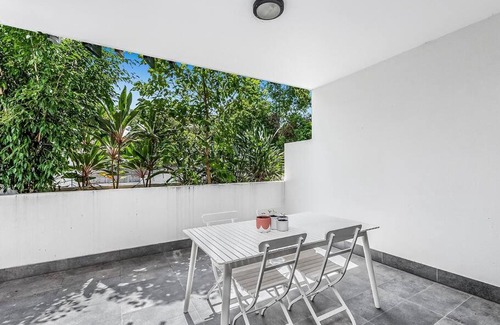 Macgregor Apartamento | Modern Comfort near Westfield