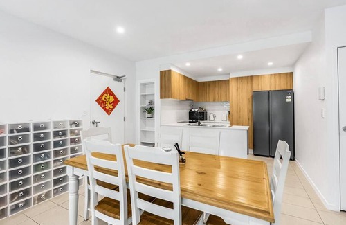 Macgregor Apartamento | Modern Comfort near Westfield