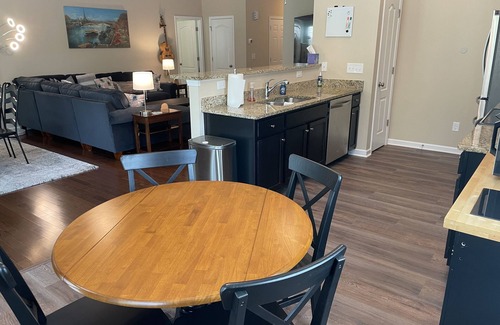 Charlotte Casa | Modern Comfort Relax Ready - No Smoking or Pets allowed