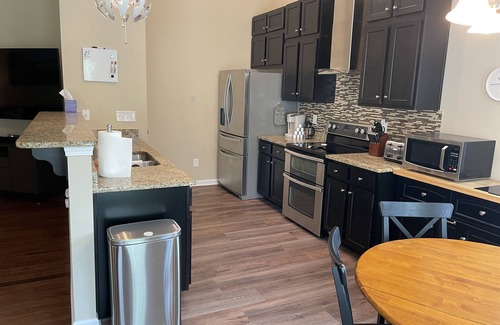 Charlotte Casa | Modern Comfort Relax Ready - No Smoking or Pets allowed