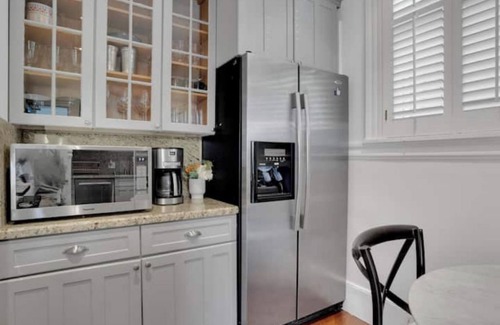 Cole Valley Casa | Modern Comfort: San Francisco Rooftop Edition