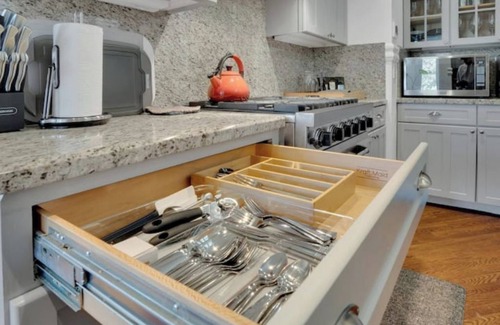 Cole Valley Casa | Modern Comfort: San Francisco Rooftop Edition