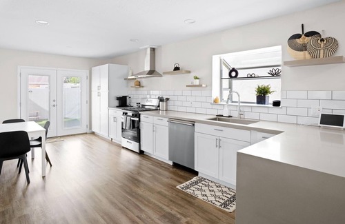 Litchfield Park Casa | Modern Comfort~ Pool~ BBQ~ Prime Location
